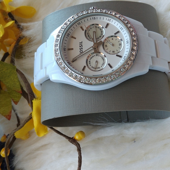 NEW Fossil White with simulated gems - Picture 3 of 9